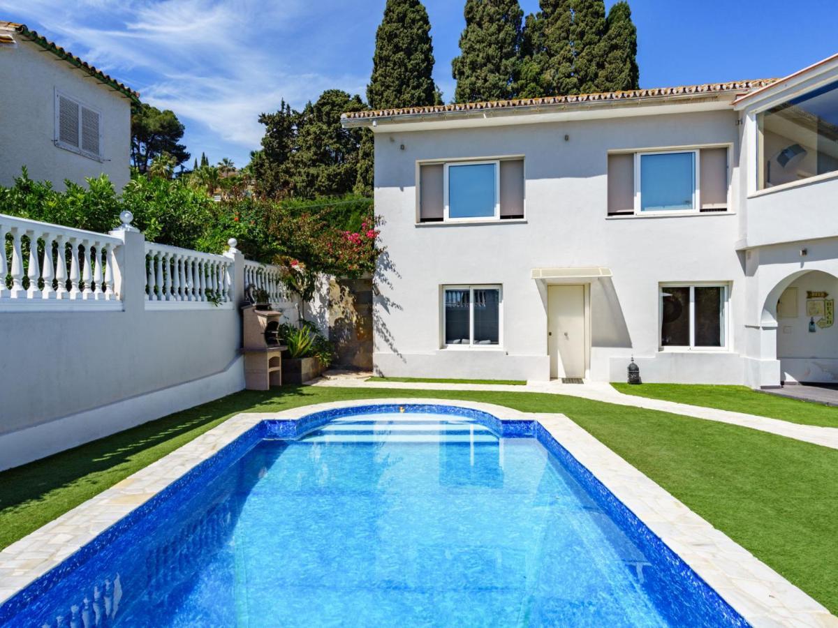 Tropical By Interhome